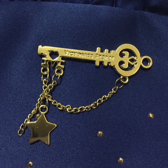 Victoria's Secret Makeup Bag Blue Ruffle Gold Key - Picture 2 of 4